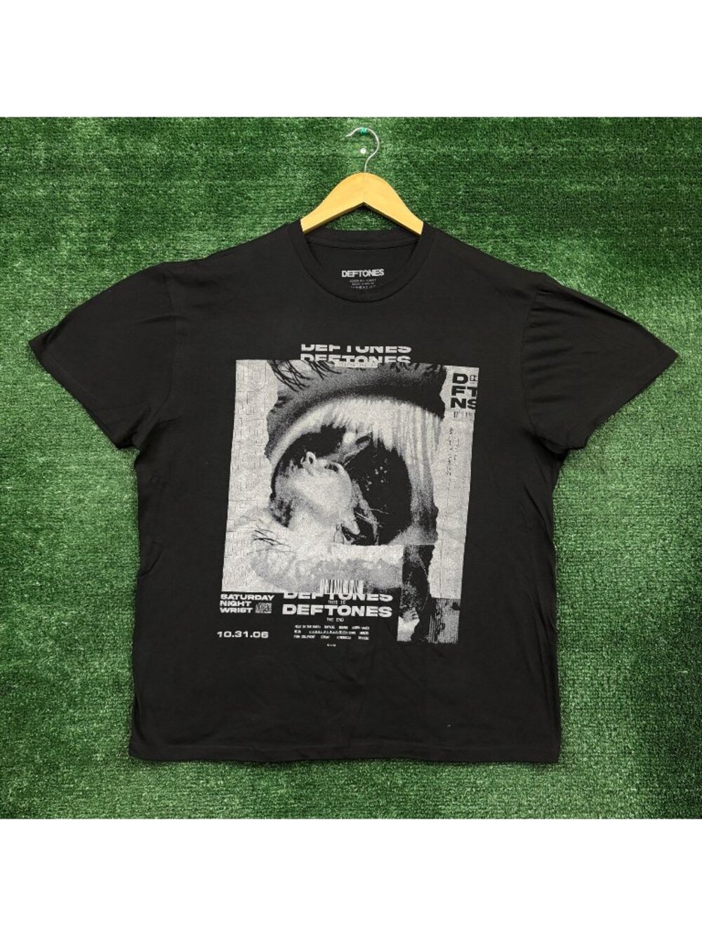 Deftones Saturday Night Wrist This Is The End Nu Metal Band T-Shirt Size Large